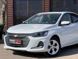 Chevrolet Onix 2023 года за 7 155 000 тг. в Караганда – фото 2