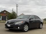Toyota Camry 2011 года за 4 850 000 тг. в Актобе – фото 2
