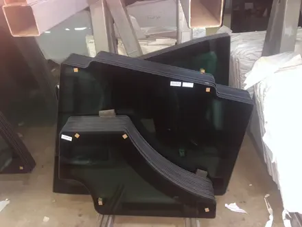 Стёкла заводские на 3 1 hidromek komatsu за 75 000 тг. в Алматы – фото 15