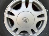 Оригинальные диски Toyota R15, с зимними шинами Nokian Hakkapeliitta R3 за 180 000 тг. в Алматы – фото 4
