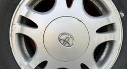 Оригинальные диски Toyota R15, с зимними шинами Nokian Hakkapeliitta R3 за 180 000 тг. в Алматы – фото 4