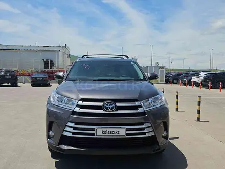 Toyota Highlander 2019 года за 11 500 000 тг. в Алматы