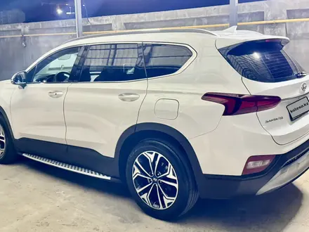 Hyundai Santa Fe 2019 года за 13 800 000 тг. в Шымкент – фото 3