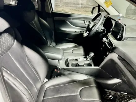 Hyundai Santa Fe 2019 года за 13 800 000 тг. в Шымкент – фото 4