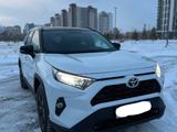 Toyota RAV4 2021 года за 15 000 000 тг. в Астана