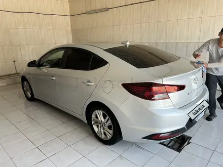 Hyundai Elantra 2020 года за 5 900 000 тг. в Актау – фото 4