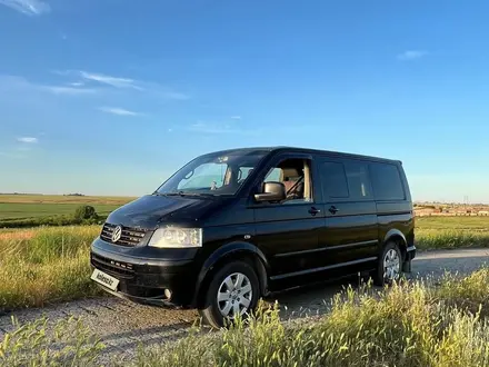 Volkswagen Multivan 2004 года за 8 500 000 тг. в Рудный