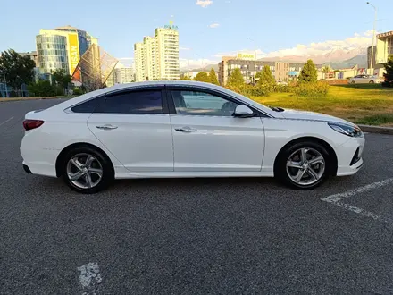 Hyundai Sonata 2018 года за 9 999 990 тг. в Алматы – фото 9