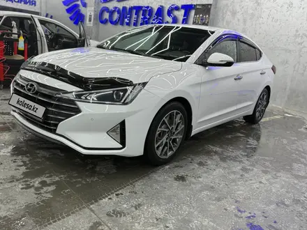 Hyundai Elantra 2019 года за 7 700 000 тг. в Шымкент – фото 2