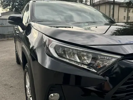 Toyota RAV4 2020 года за 15 500 000 тг. в Тараз – фото 2