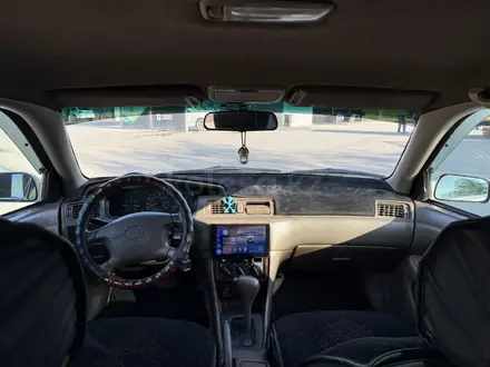 Toyota Camry 1999 года за 2 800 000 тг. в Тараз – фото 2
