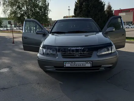 Toyota Camry 1999 года за 2 800 000 тг. в Тараз