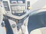 Chevrolet Cruze 2012 года за 3 900 000 тг. в Актобе – фото 3