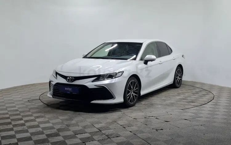 Toyota Camry 2022 года за 12 890 000 тг. в Алматы