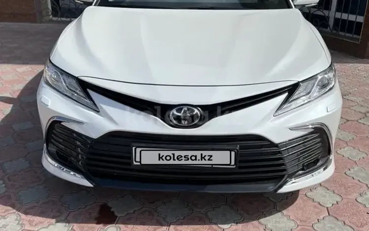 Toyota Camry 2021 года за 24 700 000 тг. в Шымкент