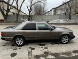 Mercedes-Benz E 200 1987 года за 1 200 000 тг. в Костанай – фото 4