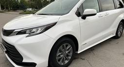 Toyota Sienna 2021 годаfor23 300 000 тг. в Алматы – фото 3