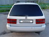 Volkswagen Passat 1995 года за 1 700 000 тг. в Шымкент – фото 4