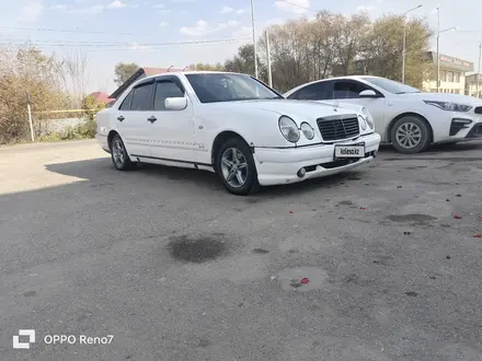 Mercedes-Benz E 200 1995 года за 2 200 000 тг. в Алматы