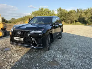 Lexus LX 600