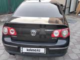 Volkswagen Passat 2006 года за 3 000 000 тг. в Алматы – фото 2