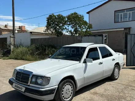 Mercedes-Benz E 250 1990 года за 1 650 000 тг. в Жезказган – фото 2