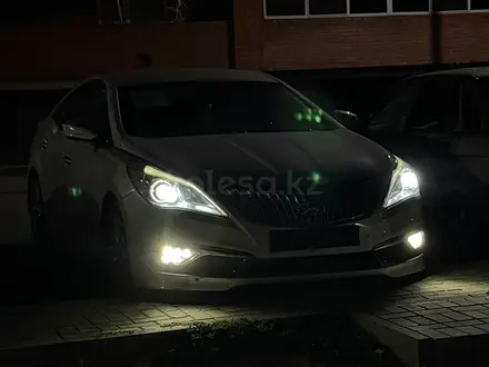 Hyundai Grandeur 2015 года за 5 500 000 тг. в Караганда – фото 9
