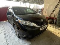 Toyota Sienna 2014 года за 13 000 000 тг. в Алматы