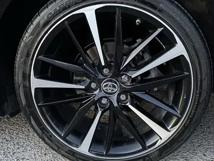 Toyota Camry 2019 года за 11 500 000 тг. в Актау – фото 14