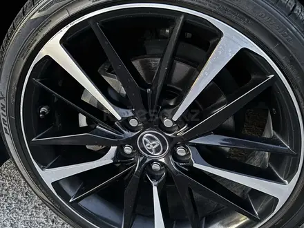 Toyota Camry 2019 года за 11 500 000 тг. в Актау – фото 15