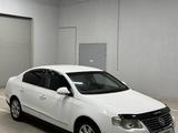 Volkswagen Passat 2006 года за 2 850 000 тг. в Астана – фото 2