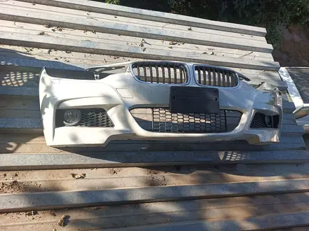 БАМПЕР ПЕРЕДНИЙ ЗАДНИЙ F30 G20 за 20 000 тг. в Алматы