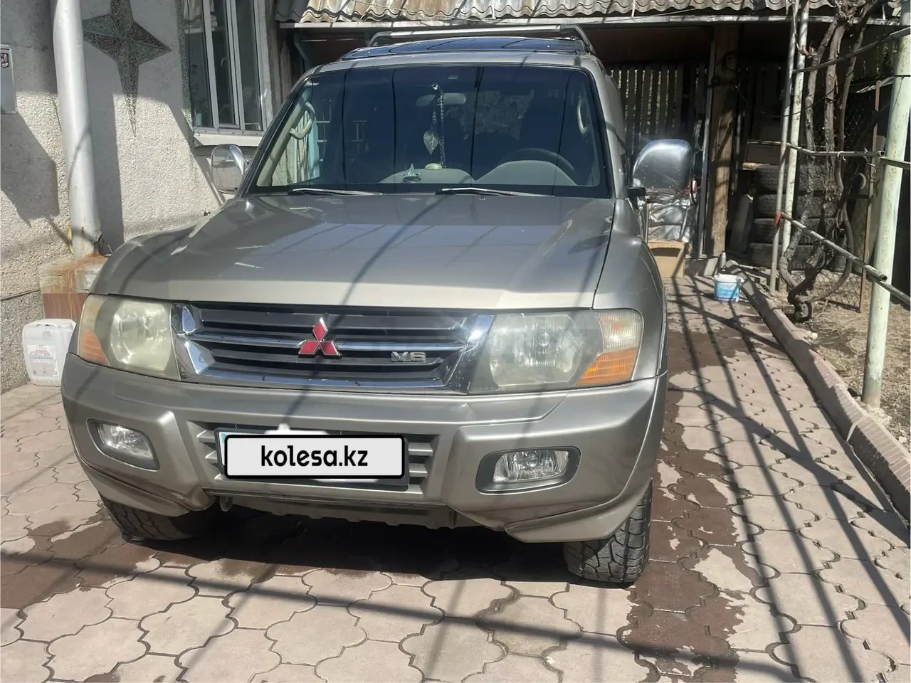 Mitsubishi Montero, 2000