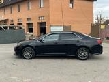 Toyota Camry 2013 года за 8 800 000 тг. в Алматы – фото 2