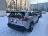 Toyota RAV4 2022 года за 18 100 000 тг. в Актобе