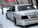 Mercedes-Benz E 200 1992 годаүшін2 300 000 тг. в Караганда