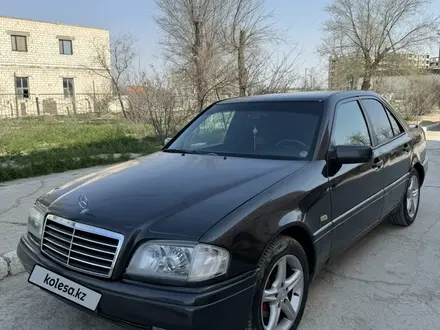 Mercedes-Benz C 200 1996 года за 3 000 000 тг. в Жанаозен