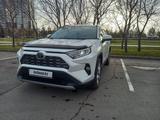 Toyota RAV4 2020 годаfor18 800 000 тг. в Астана – фото 2