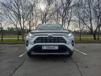 Toyota RAV4 2020 года за 18 800 000 тг. в Астана