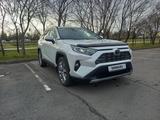 Toyota RAV4 2020 года за 18 800 000 тг. в Астана – фото 3