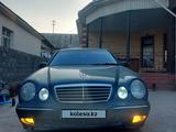 Mercedes-Benz E 240 2000 года за 3 650 000 тг. в Жетысай