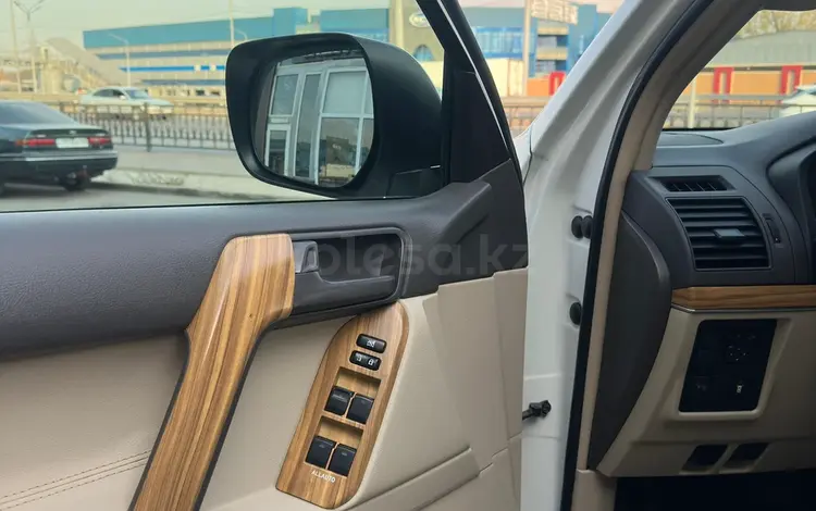Toyota Land Cruiser Prado 2019 года за 27 500 000 тг. в Алматы