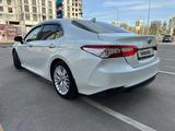 Toyota Camry 2021 года за 17 800 000 тг. в Астана – фото 5