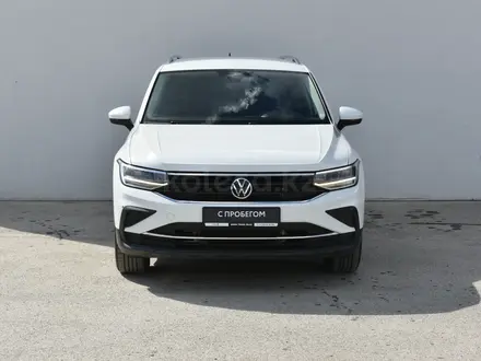 Volkswagen Tiguan 2021 года за 10 750 000 тг. в Атырау – фото 2