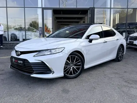 Toyota Camry 2022 года за 15 900 000 тг. в Шымкент – фото 3