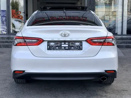 Toyota Camry 2022 года за 15 900 000 тг. в Шымкент – фото 5
