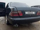 Mercedes-Benz E 320 1997 годаfor3 100 000 тг. в Актау – фото 4