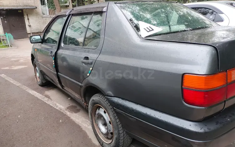 Volkswagen Vento 1994 годаfor850 000 тг. в Астана