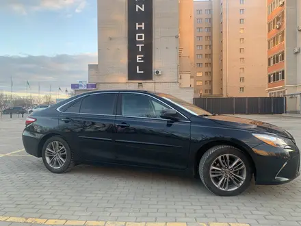 Toyota Camry 2016 года за 5 300 000 тг. в Актобе – фото 2