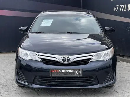 Toyota Camry 2012 года за 7 500 000 тг. в Актобе – фото 2